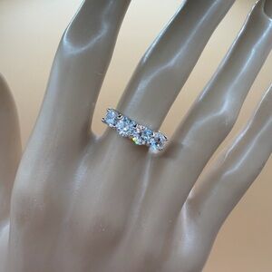 💎 Women’s Fashion Diamond Ring 💍 Size 8.5